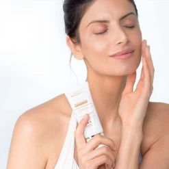 Protezione Solare Anti-macchie Uniformante 50ml Institut Esthederm -Negozi di cosmetici 114226